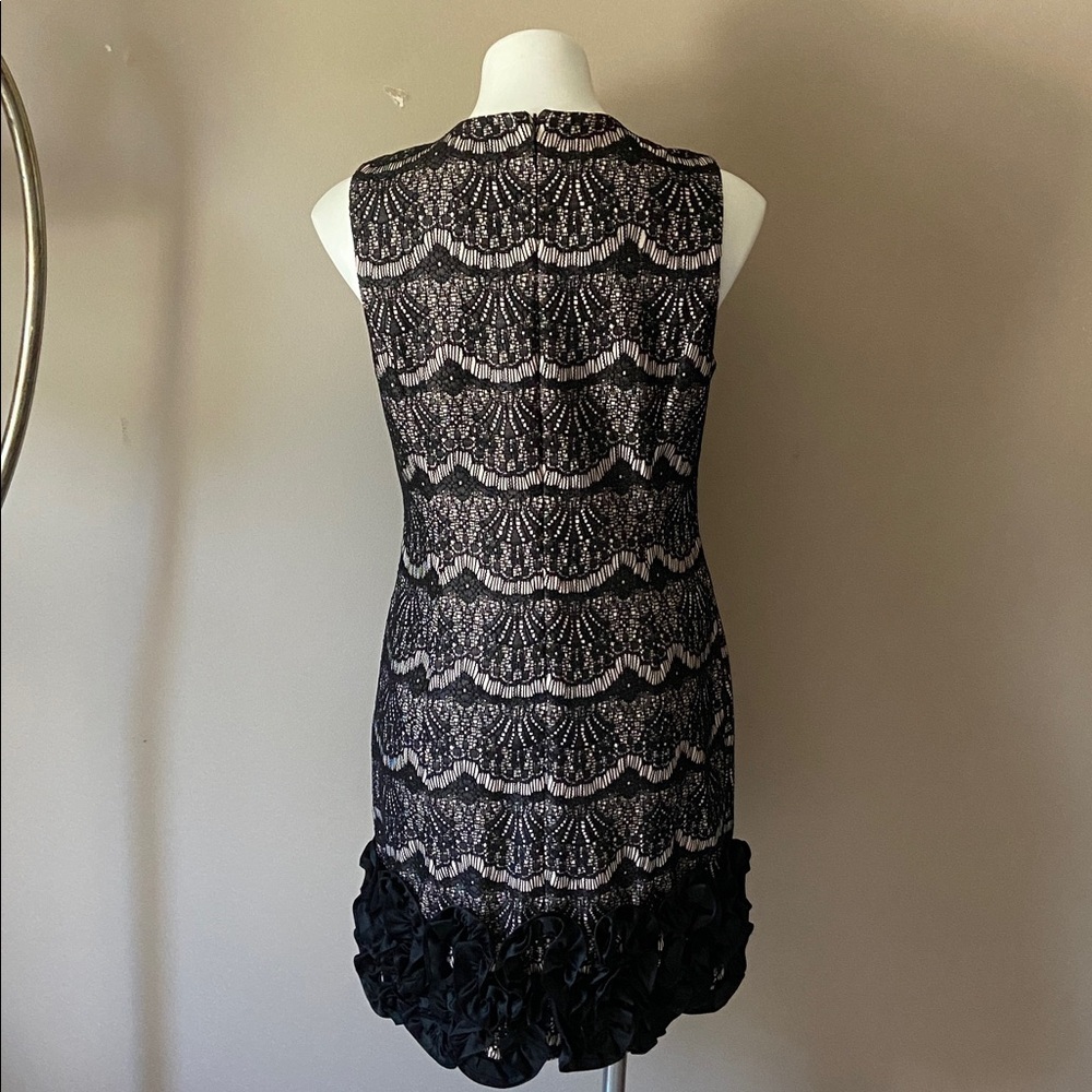 Donna Ricco Women’s Black Lace Sleeveless Dress With Ruffled Hem Size Medium - Picture 5 of 8